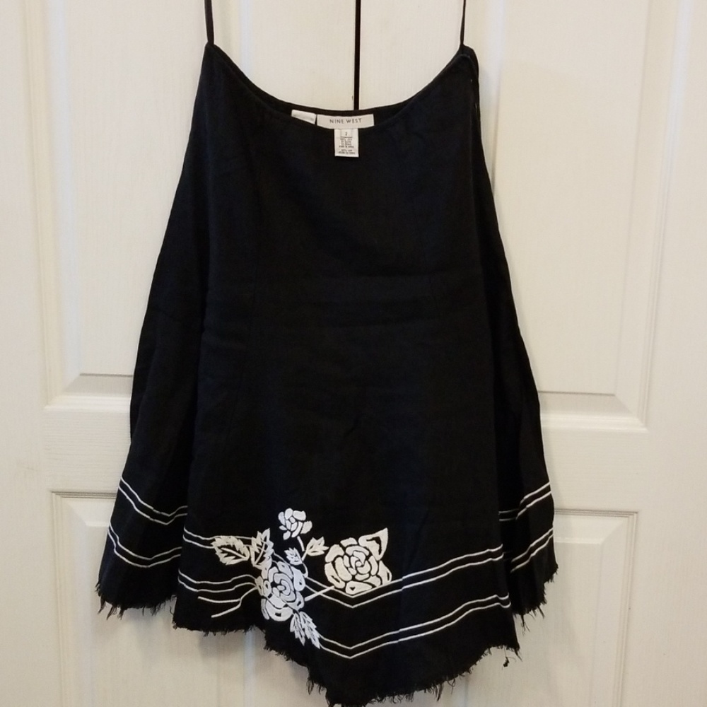 Nine West black floral skirt